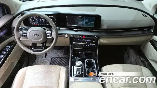 Kia Carnival 2021 — Photo 7/20