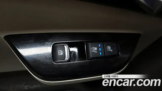 Kia Carnival 2021 — Photo 17/20