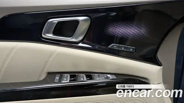 Kia Carnival 2021 — Photo 18/20