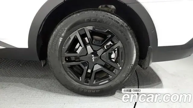 Kia Sorento 2023 — Photo 5/20