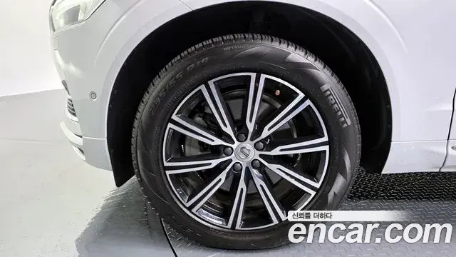 Volvo XC60 2019 — Photo 5/20