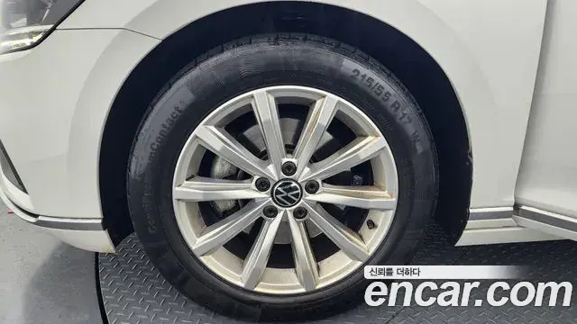 Volkswagen Passat GT 2021 — Şəkil 14/20