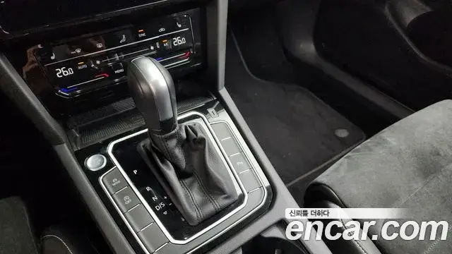 Volkswagen Passat GT 2021 — Şəkil 7/20