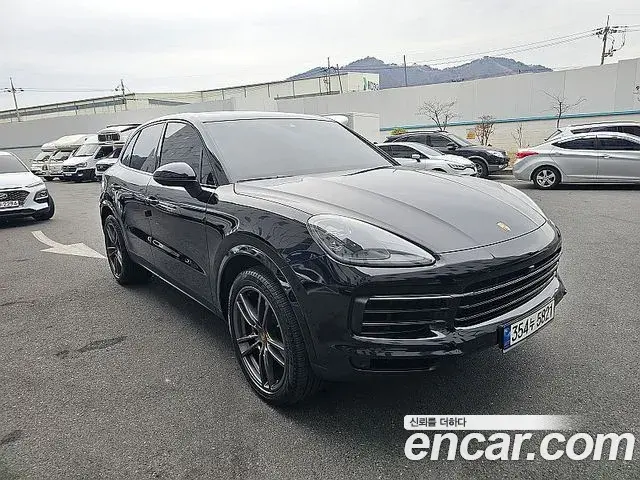 Porsche Cayenne 2019 — Photo 2/20
