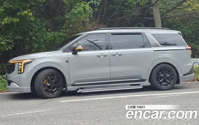 Kia Carnival 2024 — Photo 2/20