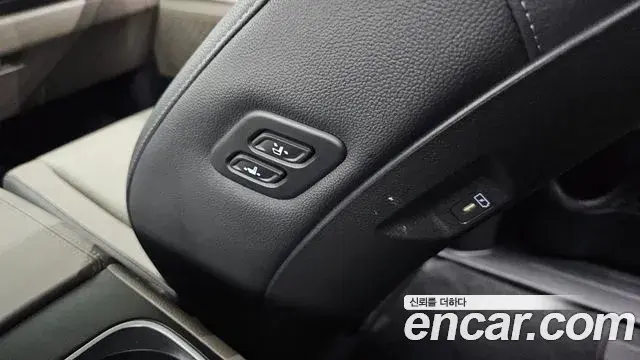 Kia Carnival 2025 — Photo 8/35