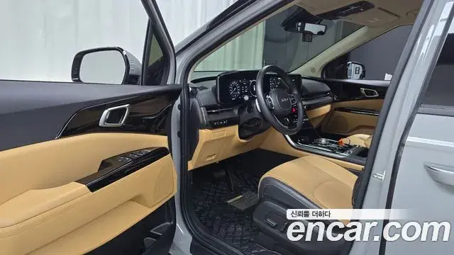 Kia Carnival 2023 — Фото 10/20