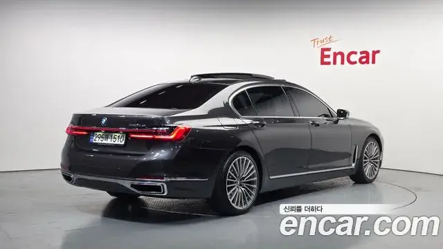 BMW 7 Series 2021 — ფოტო 2/20