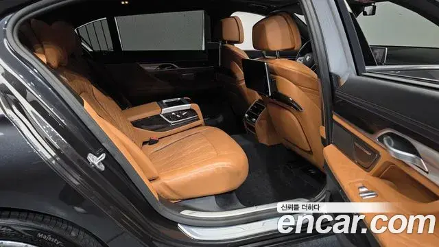 BMW 7 Series 2021 — ფოტო 12/20