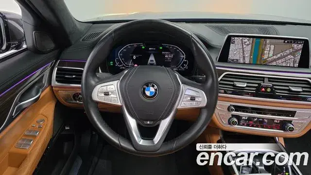BMW 7 Series 2021 — ფოტო 13/20