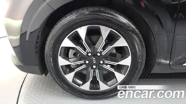 Kia Carnival 2021 — Photo 2/20