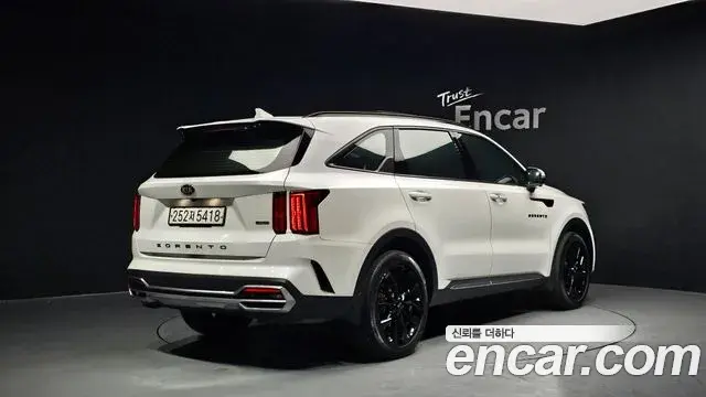 Kia Sorento 2021 — ფოტო 2/20
