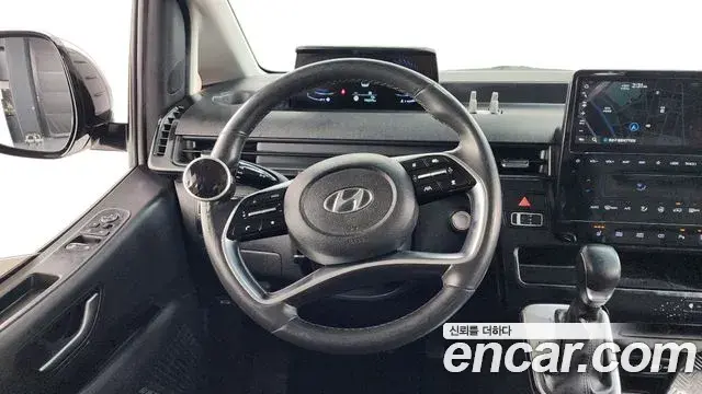 Hyundai Staria 2022 — Photo 13/20