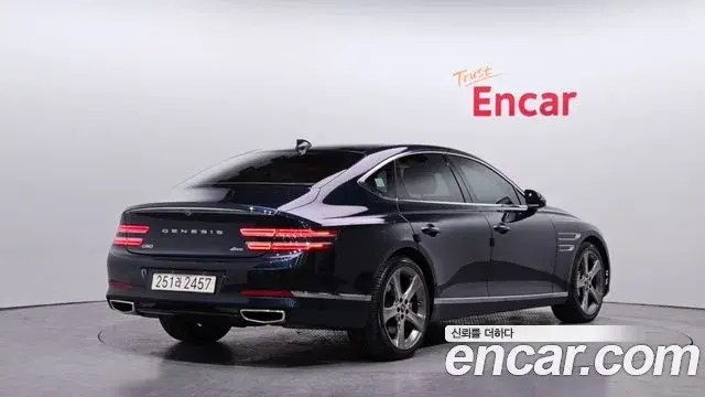 Genesis Electrified G80 2022 — Photo 2/20