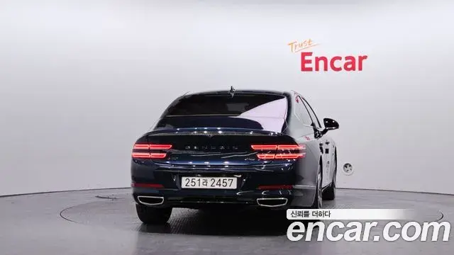 Genesis Electrified G80 2022 — Photo 4/20