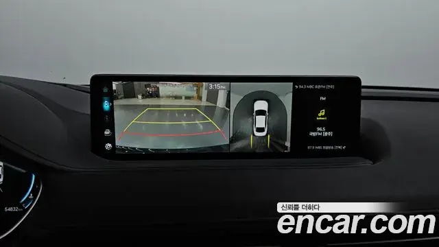 Genesis Electrified G80 2022 — Photo 16/20