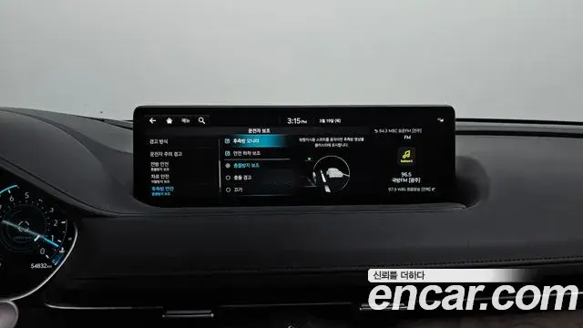 Genesis Electrified G80 2022 — Photo 17/20