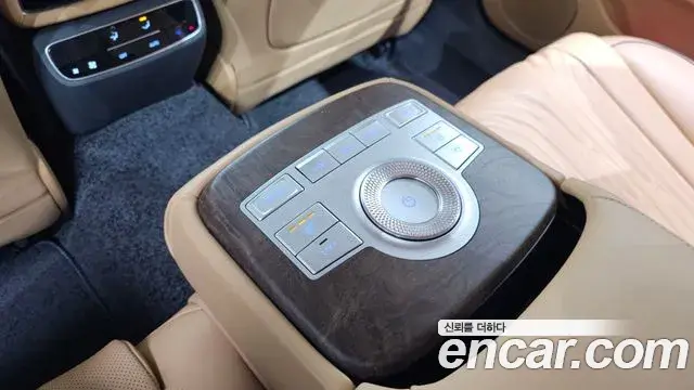 Genesis Electrified G80 2022 — Photo 19/20