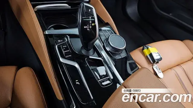 BMW 5 Series 2021 — Фото 9/20