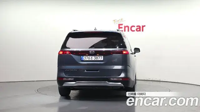 Kia Carnival 2021 — Фото 4/20