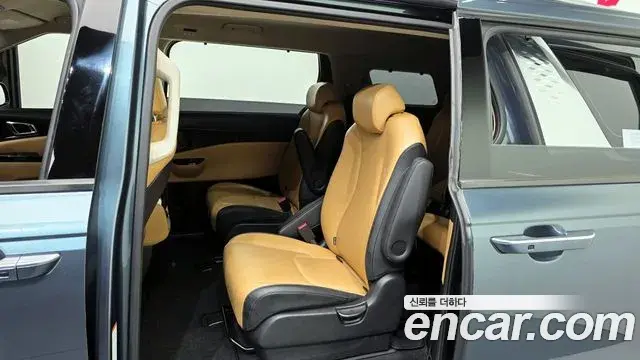 Kia Carnival 2021 — Фото 11/20