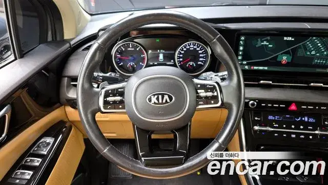 Kia Carnival 2021 — Фото 13/20