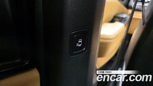 Kia Carnival 2021 — Фото 18/20