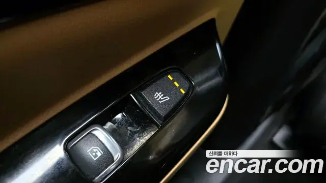 Kia Carnival 2021 — Фото 19/20