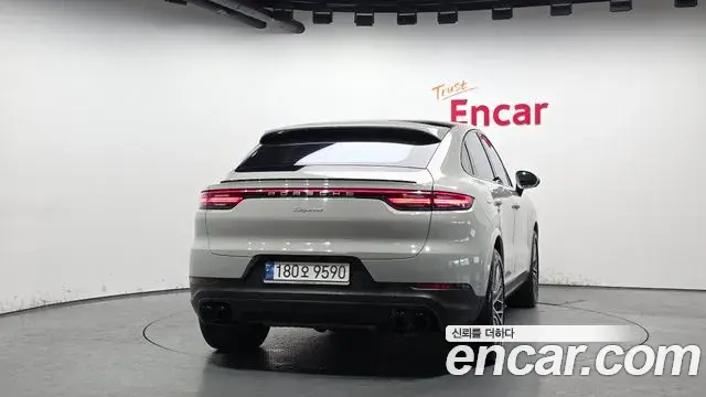 Porsche Cayenne 2022 — Photo 4/20