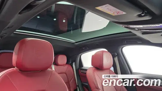 Porsche Cayenne 2022 — Photo 18/20