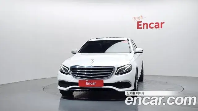 Mercedes-Benz E-Class 2020 — Фото 3/20