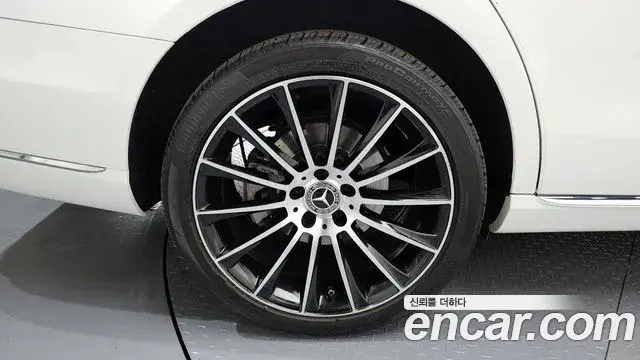 Mercedes-Benz E-Class 2020 — Фото 5/20