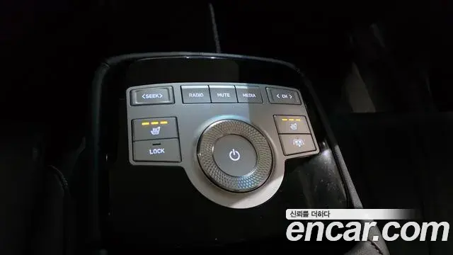 Genesis Electrified G80 2022 — Photo 19/20