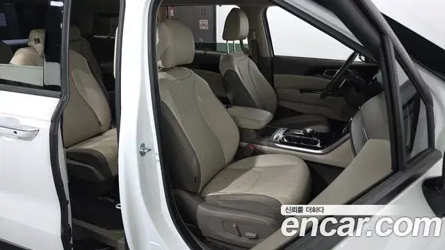 Kia Carnival 2022 — Photo 12/20