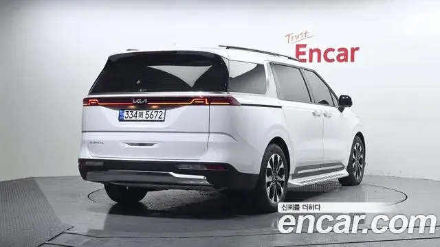 Kia Carnival 2023 — Фото 2/20