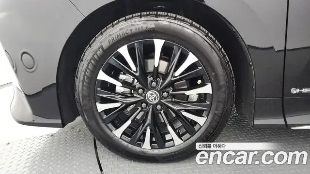 Toyota Alphard 2024 — Photo 5/20