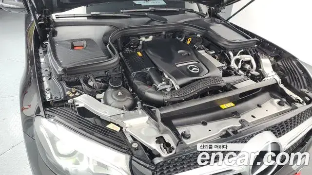 Mercedes-Benz GLC-Class 2019 — Photo 6/20