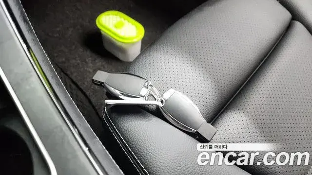 Mercedes-Benz GLC-Class 2019 — Photo 15/20