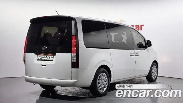 Hyundai Staria 2022 — Photo 2/20