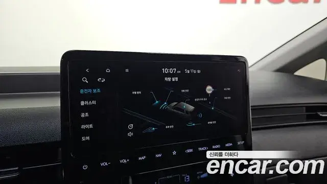 Hyundai Staria 2022 — Photo 18/20