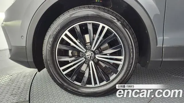 Volkswagen Tiguan 2021 — Photo 3/20