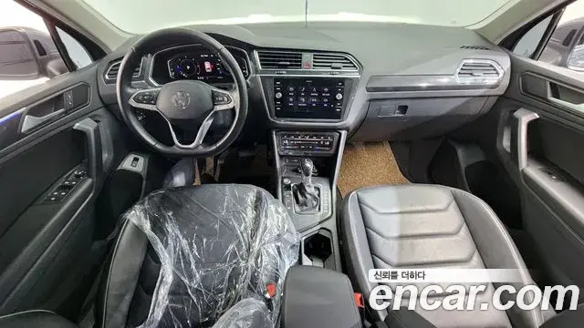 Volkswagen Tiguan 2021 — Photo 5/20