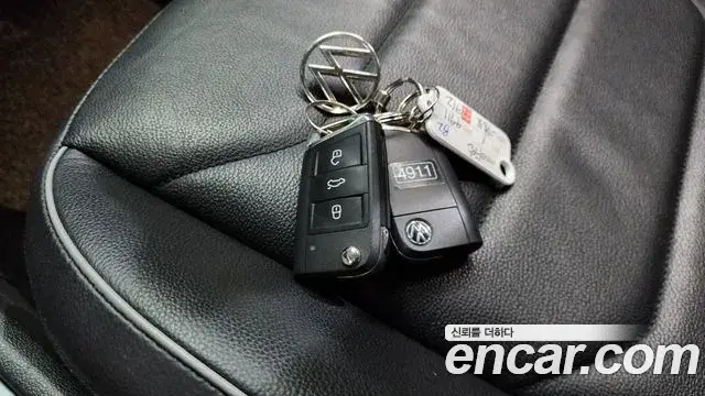 Volkswagen Tiguan 2021 — Photo 7/20