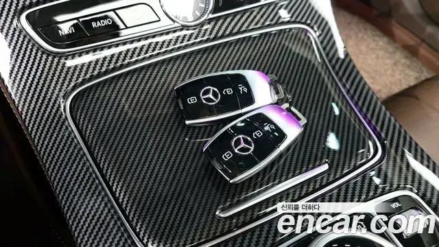 Mercedes-Benz E-Class 2019 — ფოტო 28/30