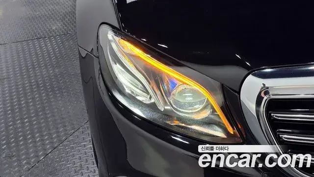 Mercedes-Benz E-Class 2019 — ფოტო 7/30