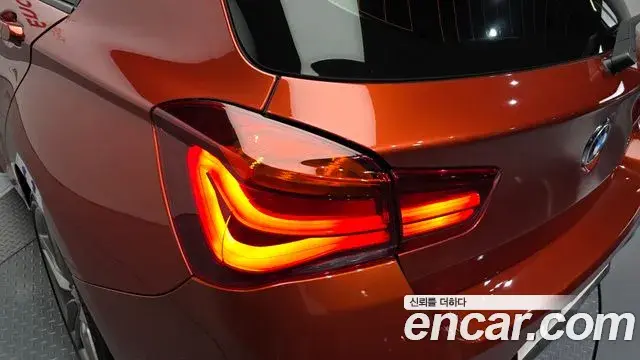BMW 1 Series 2018 — Şəkil 24/31