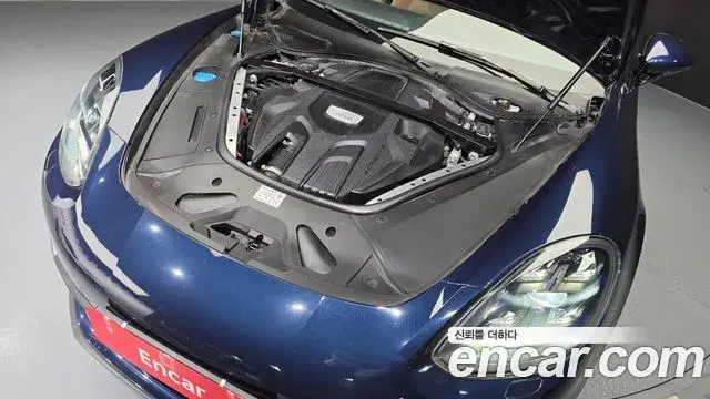 Porsche Panamera 2018 — Photo 6/20