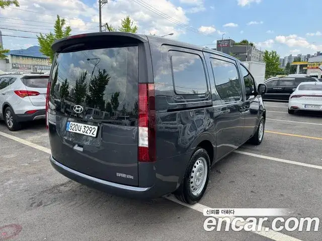 Hyundai Staria, 2022