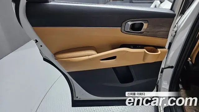 Kia Sorento 2022 — Şəkil 31/32