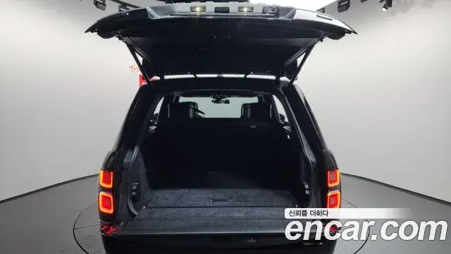 Land Rover Range Rover 2019 — Photo 18/20